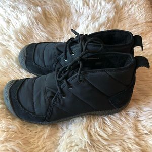 Keen quilted shoes/boots, size 7.5
